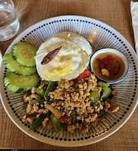 At-Traros Thai Eatery