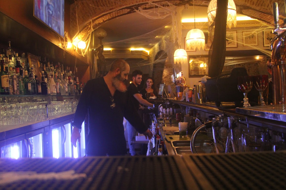 Cheers Irish Pub