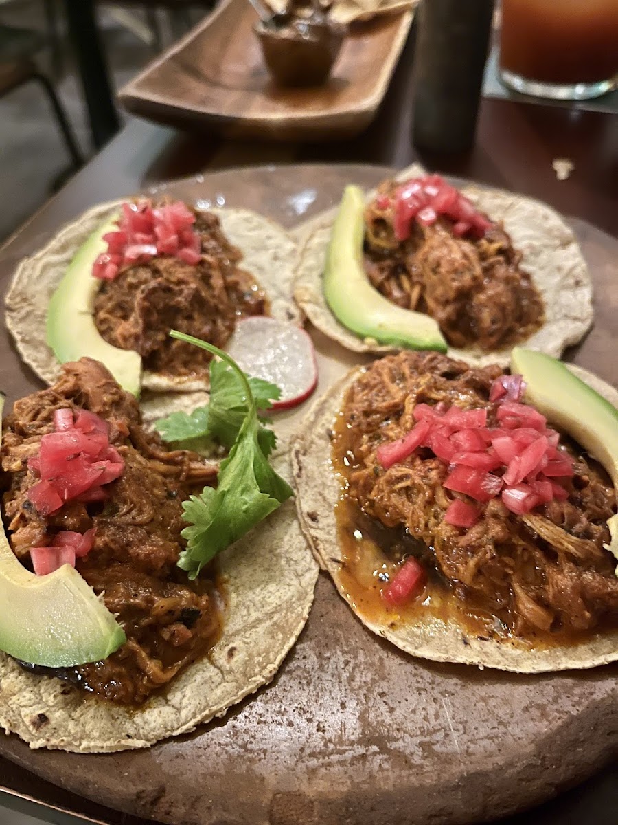 San Pedrito, Restaurante Y Licoreria
