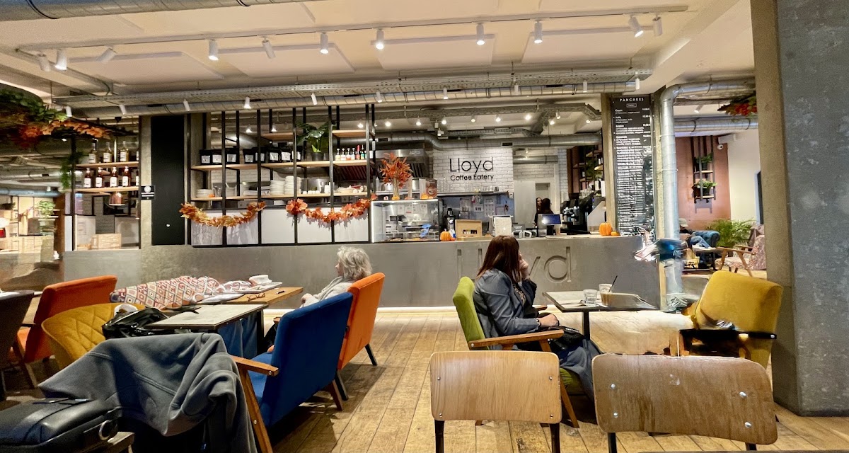 Lloyd Coffee Eatery Louise