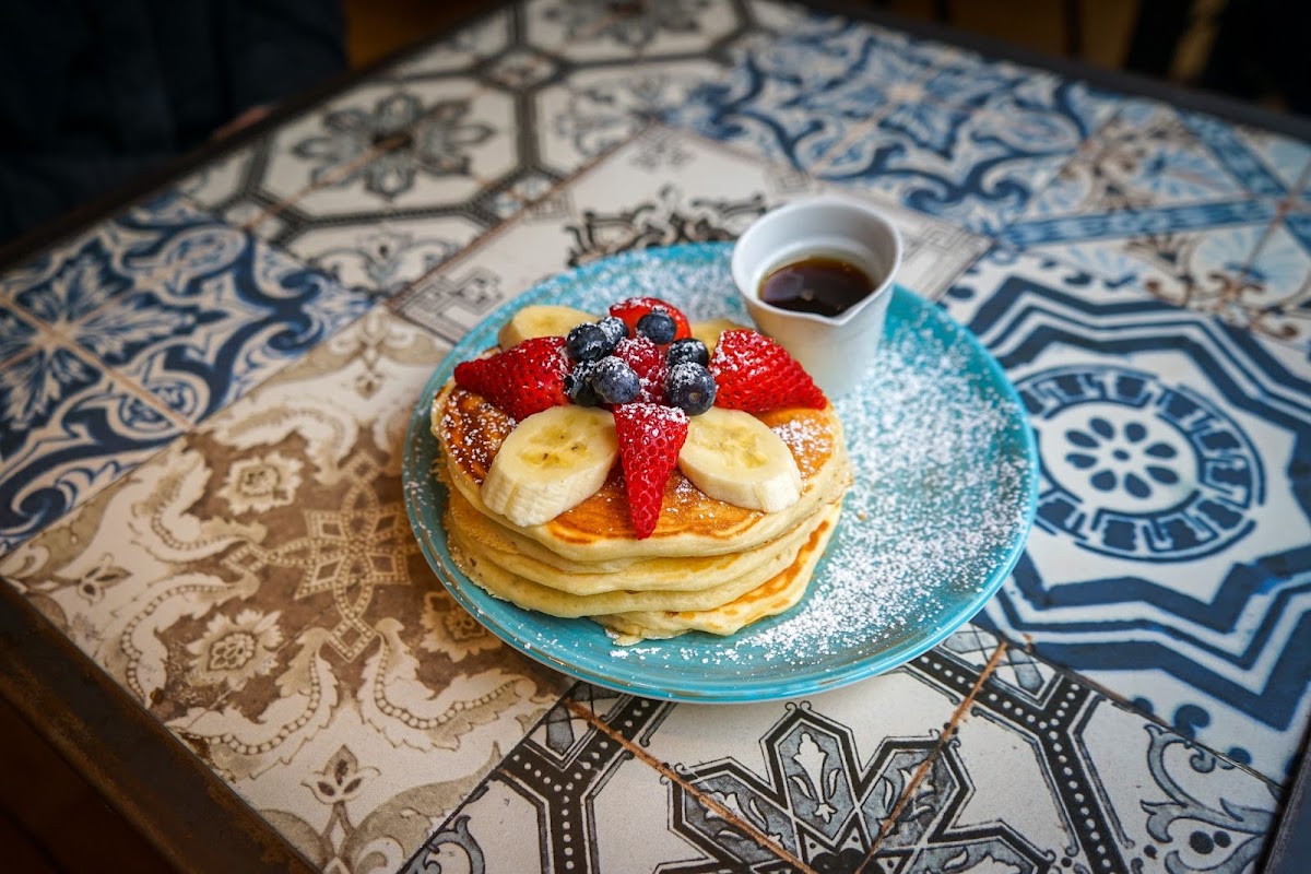 Lloyd Coffee Eatery Louise