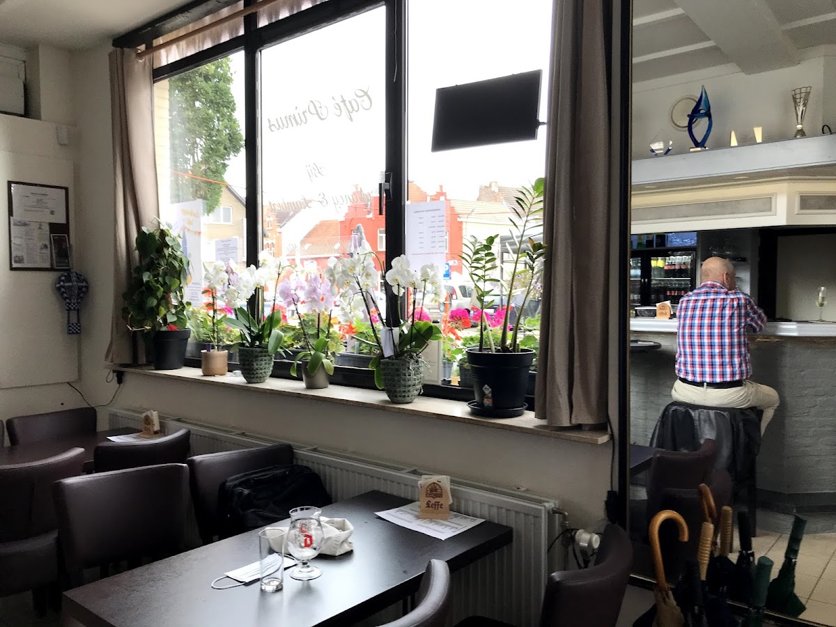 Eet- & praatcafe Primus