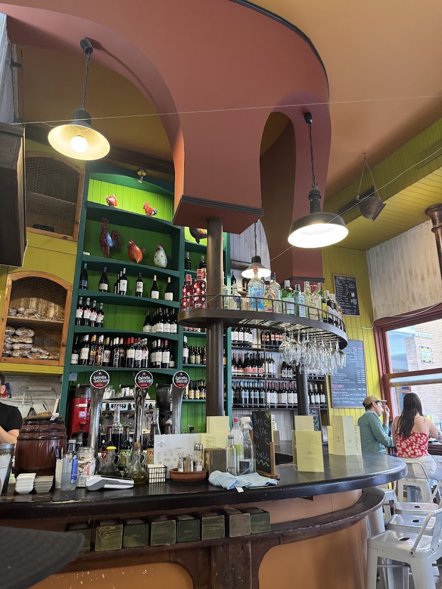 El 25 Bodega