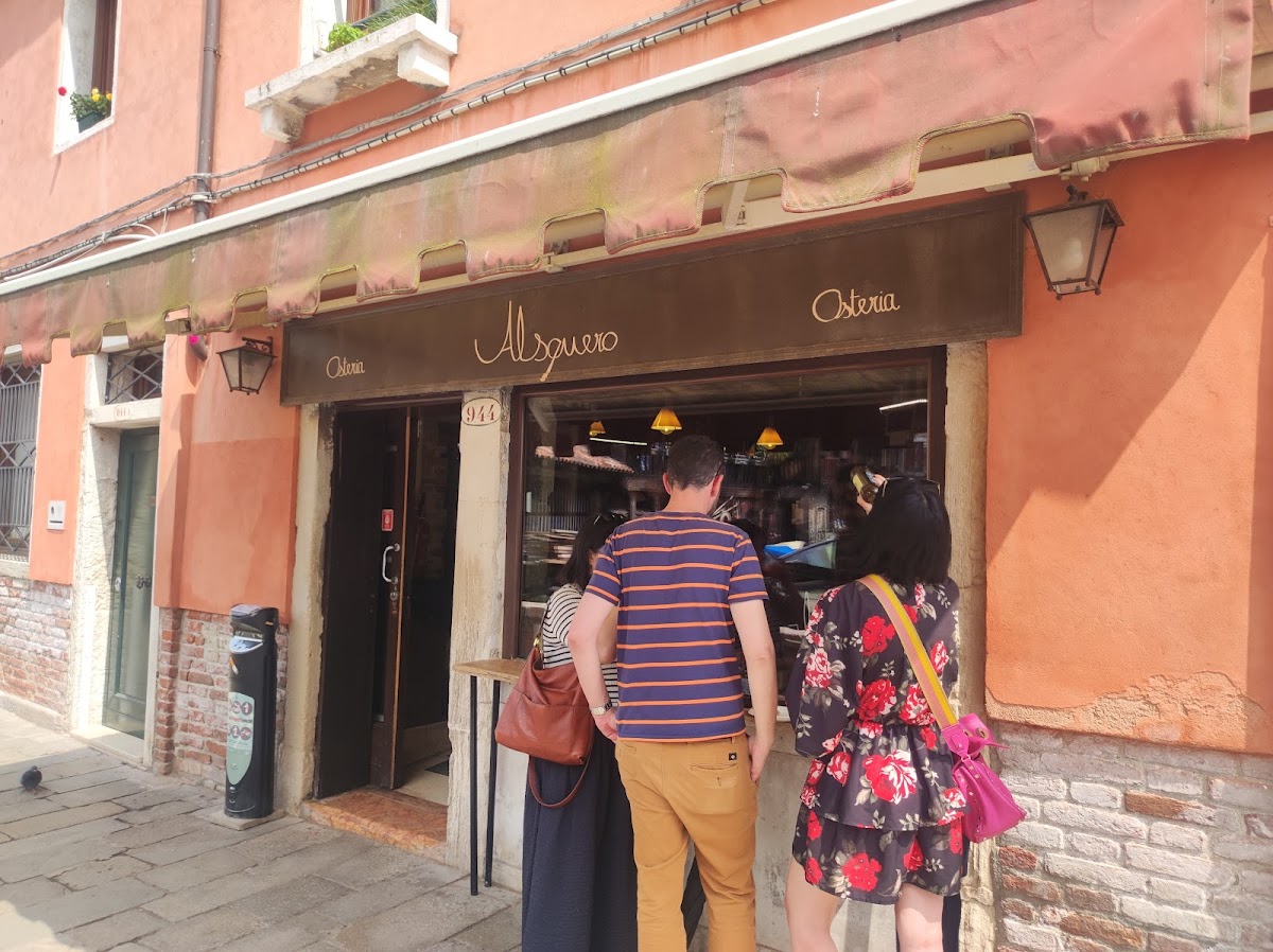 Feeney's Pub