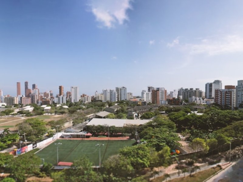 FRENTE AL PARQUE