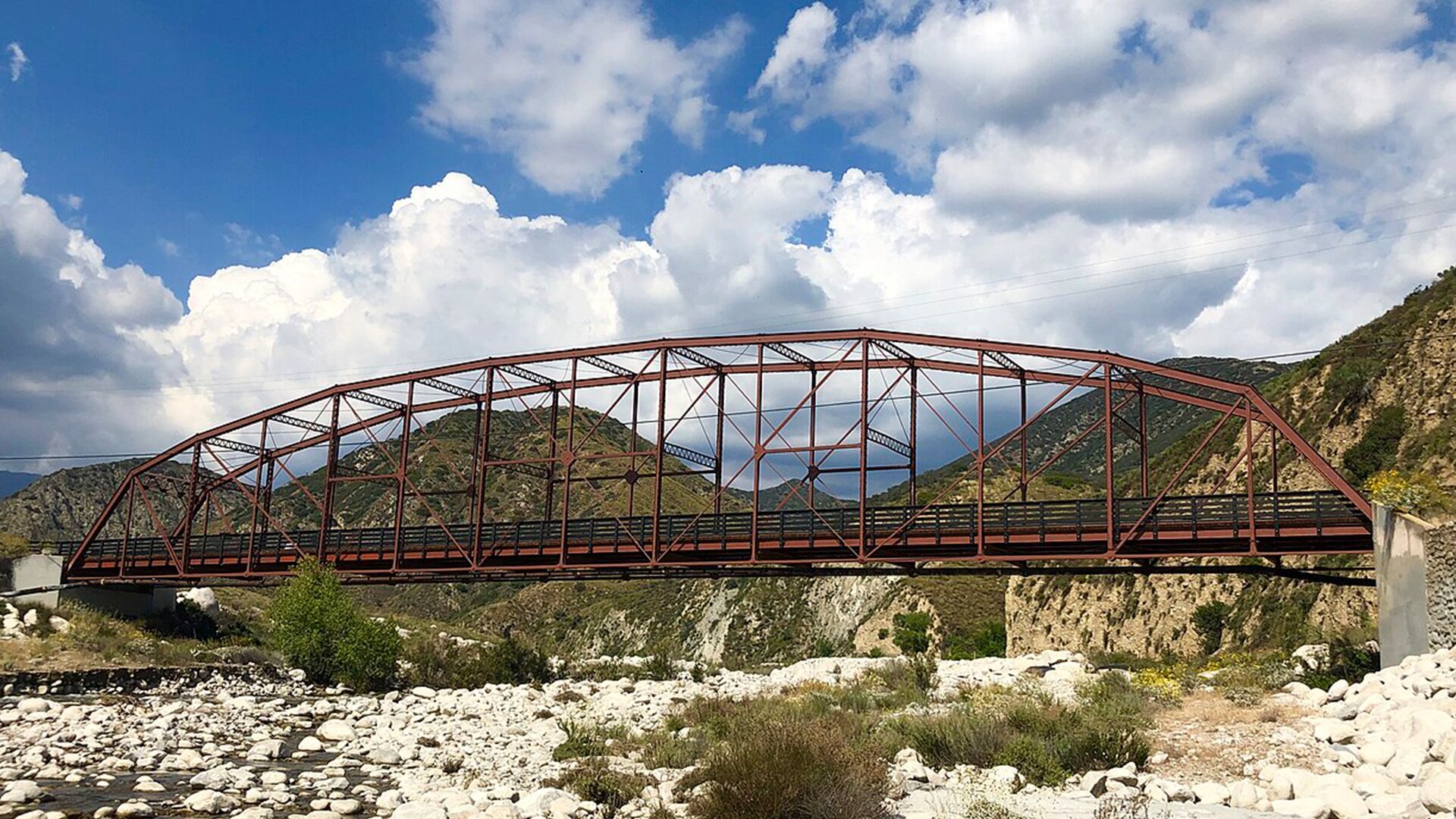 Highland, CA