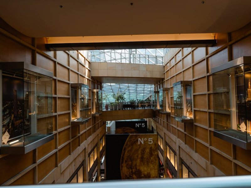 Newpark Mall, CA
