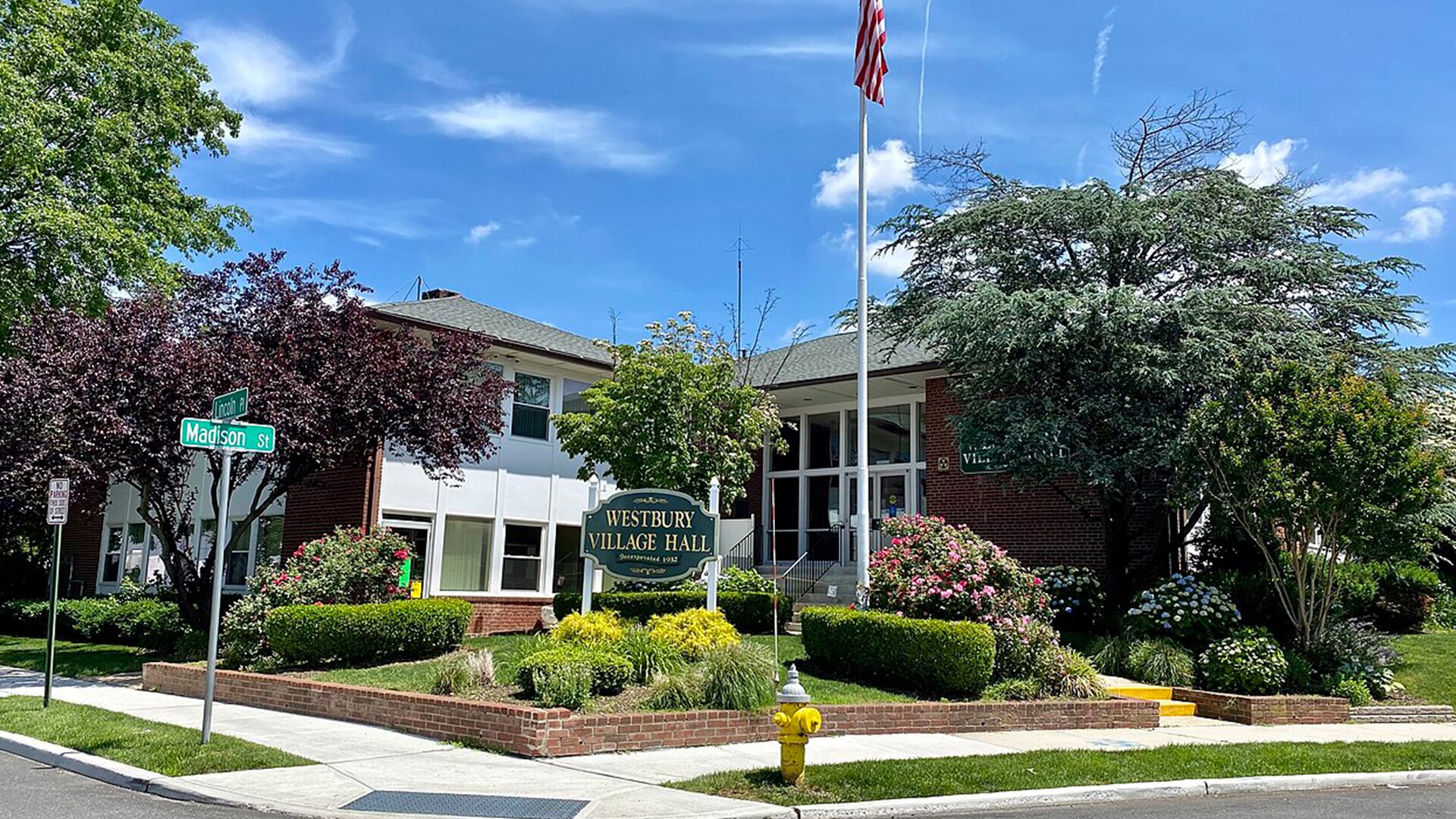 Westbury, NY