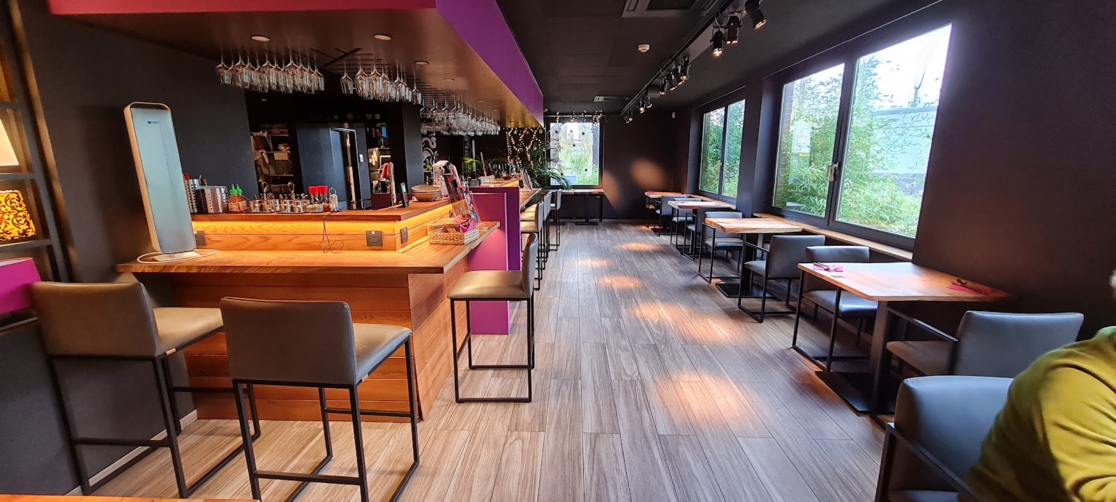 Thai cafe